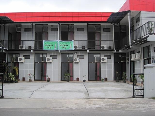 House 140 Hotel Baturetno Buitenkant foto